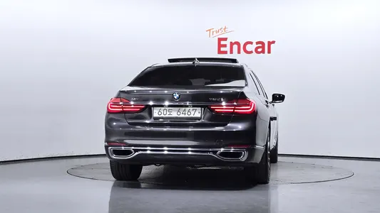 BMW 7 Series (G11) 750Li xDrive 2017 4