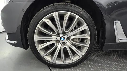 BMW 7 Series (G11) 750Li xDrive 2017 5