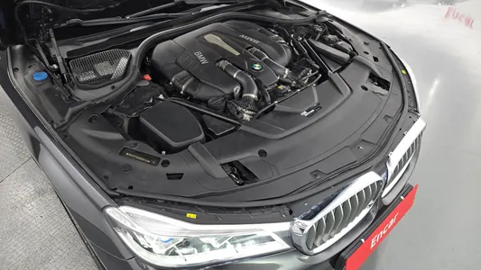 BMW 7 Series (G11) 750Li xDrive 2017 6