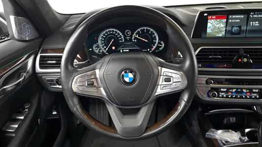 BMW 7 Series (G11) 750Li xDrive 2017 13