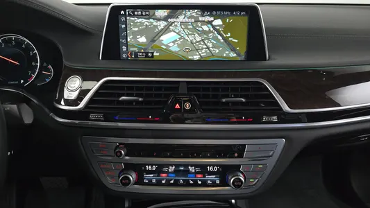 BMW 7 Series (G11) 750Li xDrive 2017 14