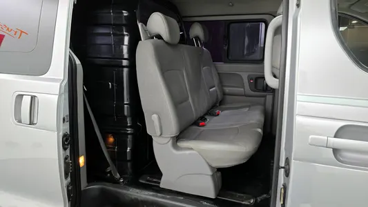 Hyundai Grand Starex 5 2015 12