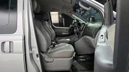 Hyundai Grand Starex 5 2015 10