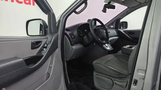 Hyundai Grand Starex 2011 11