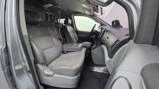 Hyundai Grand Starex 2011 10