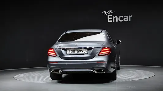 Mercedes-Benz E-Class W213 E300 AMG Line 2019 4