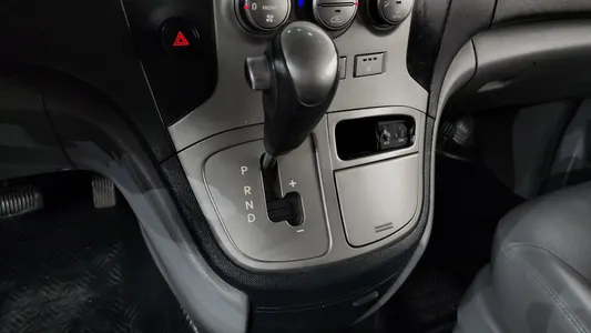 Hyundai Grand Starex 5 2015 9