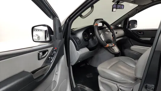 Hyundai Grand Starex 5 2015 10