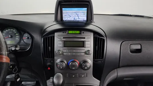 Hyundai Grand Starex 5 2015 16