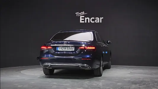 Mercedes-Benz E-Class W213 E350 4MATIC 2022 4