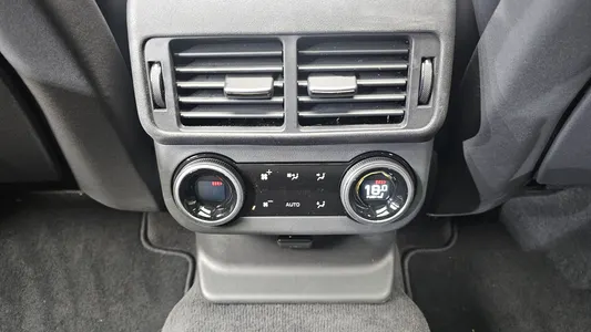 Land Rover 레인지로버 벨라 3.0 P400 HSE 2024 17