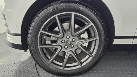 Land Rover 레인지로버 벨라 3.0 P400 HSE 2025 4