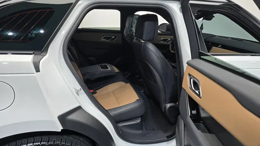Land Rover 레인지로버 벨라 3.0 P400 HSE 2025 11