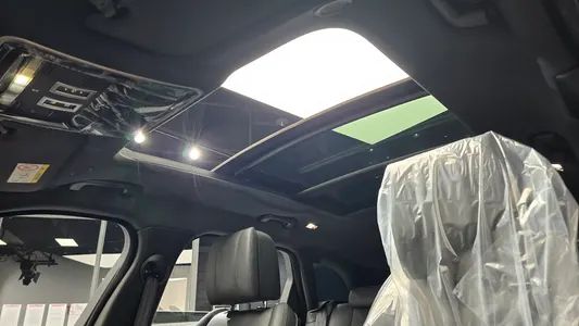 Land Rover 레인지로버 벨라 3.0 P400 HSE 2025 18