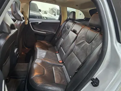 Volvo XC60 D4 2013 16