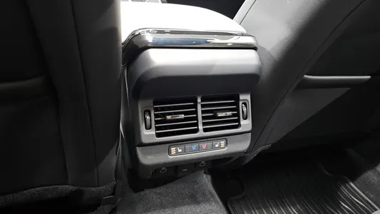 Land Rover 2 P250 SE 2025 18