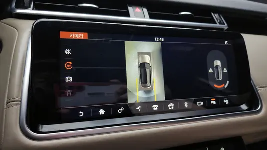 Land Rover 레인지로버 벨라 3.0 D300 R- HSE 2018 16