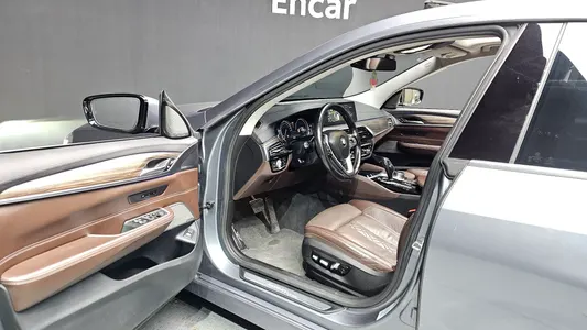 BMW 6 Series GT (G32) 640i xDrive 2018 10