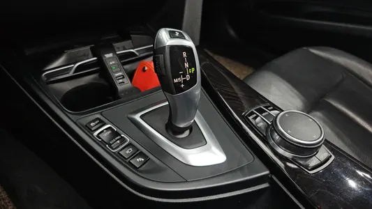 BMW 3 Series GT (F34) GT 320d 2018 9