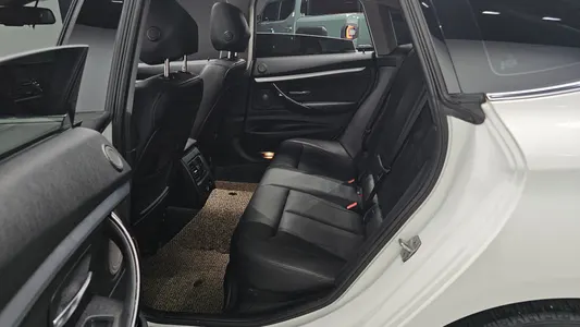 BMW 3 Series GT (F34) GT 320d 2018 12