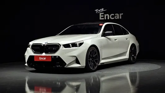 BMW M5 (G90) M5 2025