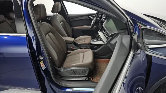 Audi Q4 e- (F4) 40 2022 12