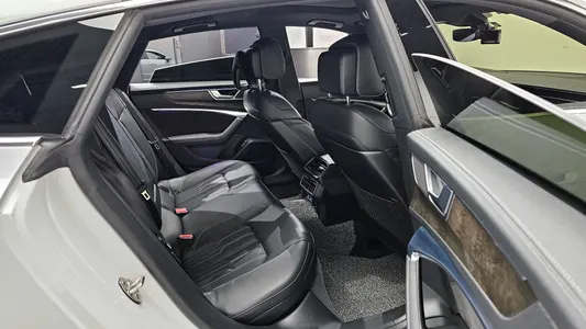 Audi A7 (4K) 55 TFSI 2020 11