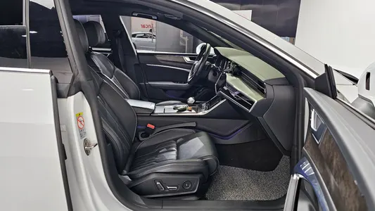 Audi A7 (4K) 55 TFSI 2020 9