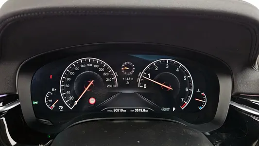 BMW 5 Series (G30) 520i 2019 8