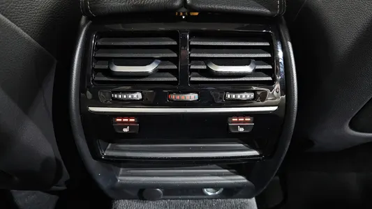 BMW 5 Series (G30) 520i 2019 18