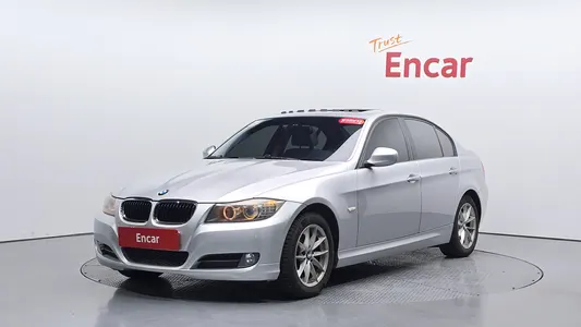 BMW 3 Series (E90) 320d 2009