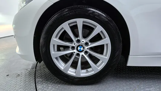 BMW 3 Series (F30) 320d 2018 4