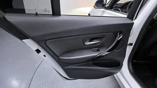BMW 3 Series (F30) 320d 2018 25