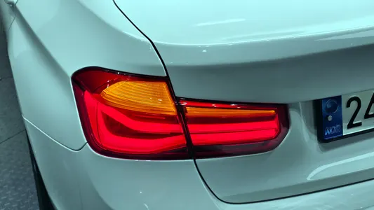 BMW 3 Series (F30) 320d 2018 23