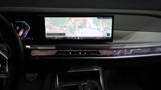 BMW 7 Series (G70) 750e xDrive 2025 14