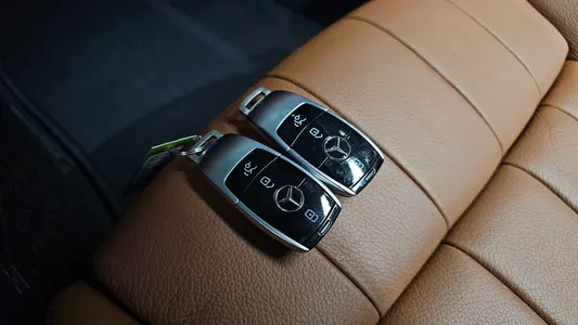 Mercedes-Benz E-Class W213 E220d 2017 29