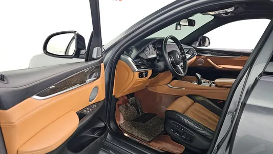 BMW X6 (F16) M50d 2015 10