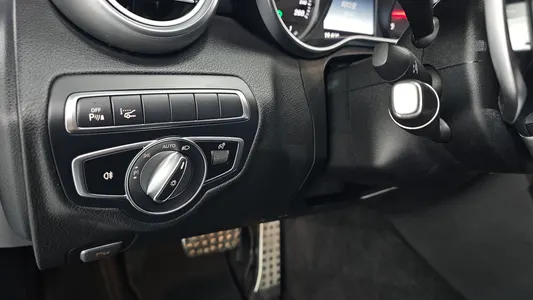 Mercedes-Benz C-Class W205 C200 4MATIC AMG Line 2018 16