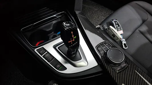 BMW 3 Series (F30) 320d 2017 9