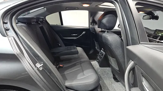 BMW 3 Series (F30) 320d 2017 11
