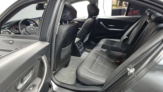 BMW 3 Series (F30) 320d 2017 12