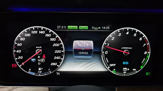 Mercedes-Benz E-Class W213 E300e 2019 8