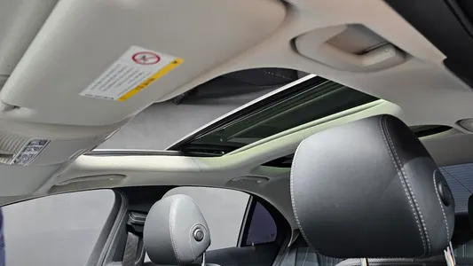 Mercedes-Benz E-Class W213 E300e 2019 17