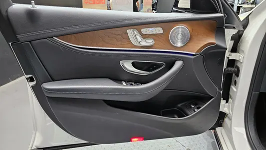 Mercedes-Benz E-Class W213 E300e 2019 24