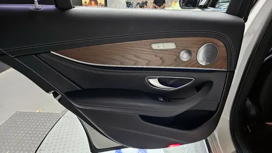 Mercedes-Benz E-Class W213 E300e 2019 25