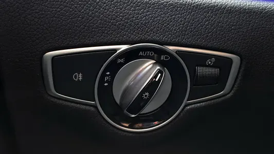 Mercedes-Benz E-Class W213 E300e 2019 27