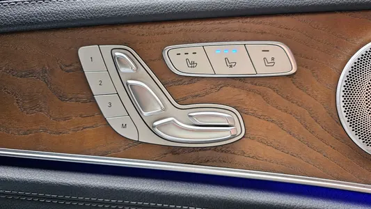 Mercedes-Benz E-Class W213 E300e 2019 28