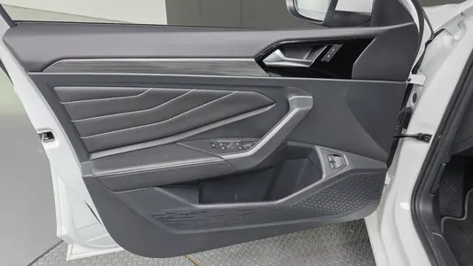 Volkswagen 7 1.5 TSI 2023 24