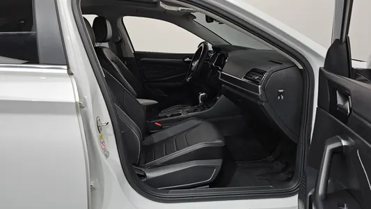 Volkswagen 7 1.5 TSI 2022 26