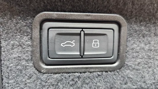 Audi A8 (D5) 50 TDI LWB 2023 18